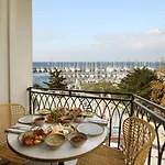 39 Kalamis Marina & Restaurant Hotel 3*