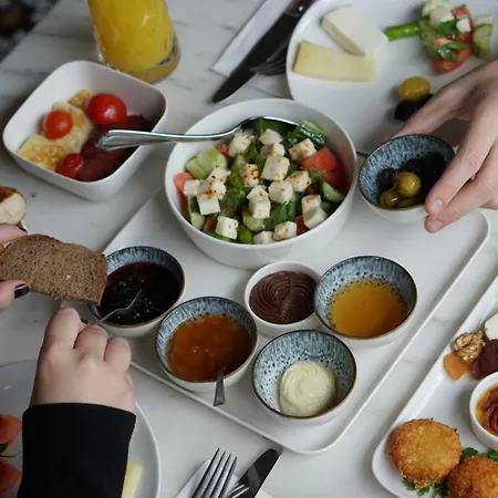 39 Kalamis Marina & Restaurant 3*