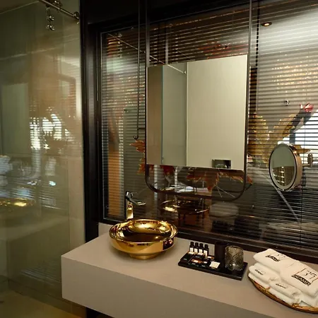 39 Kalamis Marina & Restaurant Hotel