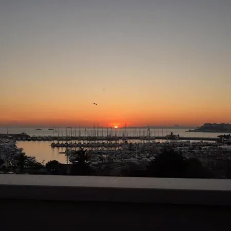 39 Kalamış Marina Hotel&restaurant 3*