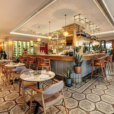 Hotel 39 Kalamis Marina & Restaurant