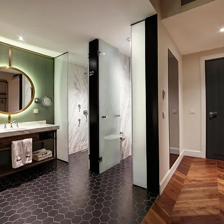 39 Kalamis Marina & Restaurant