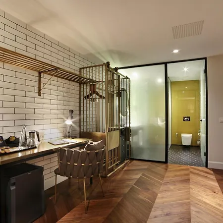 39 Kalamis Marina & Restaurant 3*