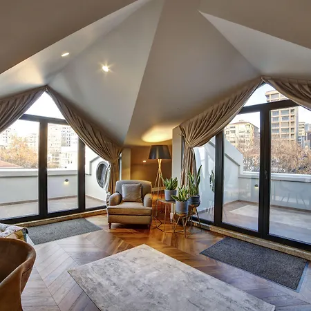 39 Kalamis Marina & Restaurant Отель