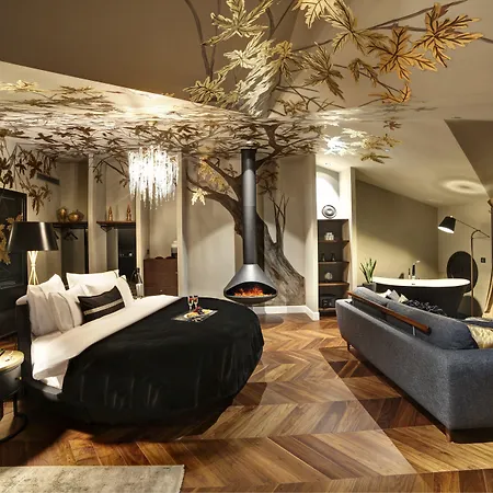 Hotel 39 Kalamis Marina & Restaurant