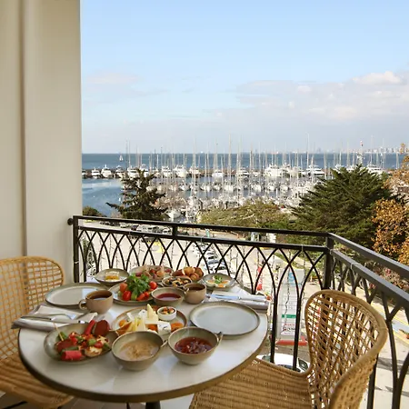 39 Kalamis Marina & Restaurant Отель 3*