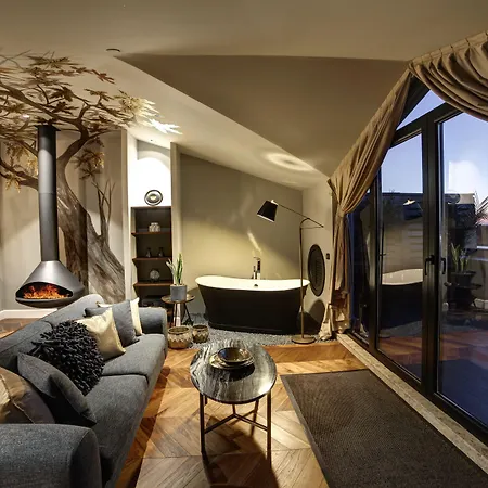 39 Kalamis Marina & Restaurant Hotel 3*